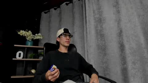 Snapshot of noah_brigth chatting on February 27, 3:47 am Noah Brigth online show from February 27, 3:47 am