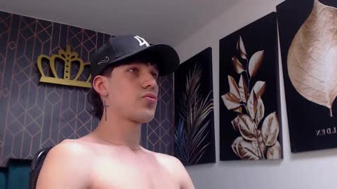 Snapshot of noah_brigth chatting on March 2, 3:34 am Noah Brigth online show from March 2, 3:34 am