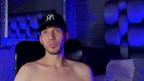 Snapshot of noah_brigth chatting on October 27, 5:55 am Noah Brigth online show from October 27, 5:55 am