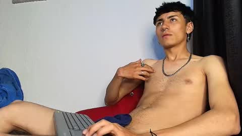 Snapshot of noah_clark_nom chatting on September 24, 2:37 am Noah online show from September 24, 2:37 am