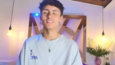 Snapshot of noah_clark_nom chatting on October 3, 4:42 am Noah online show from October 3, 4:42 am