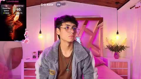 Snapshot of noah_clark_nom chatting on October 14, 3:07 am Noah online show from October 14, 3:07 am