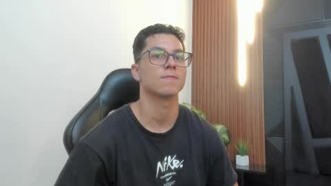 Noah online show from December 22, 12:02 pm