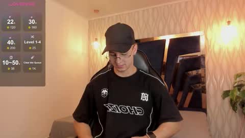 Noah online show from February 25, 5:44 pm