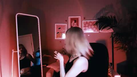 Snapshot of noah_elmer chatting on October 10, 4:50 pm REAL name LiaDM are always open online show from October 10, 4:50 pm