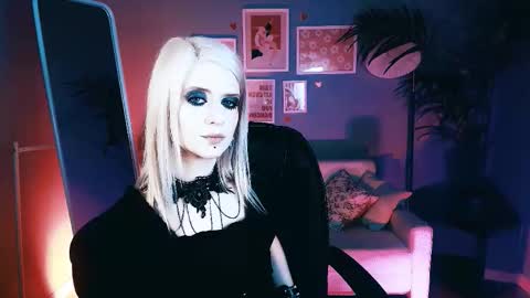 Snapshot of noah_elmer chatting on October 18, 2:40 pm REAL name LiaDM are always open online show from October 18, 2:40 pm