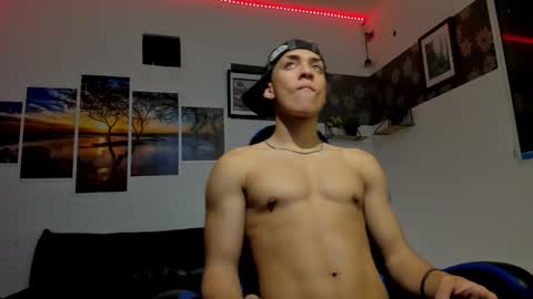 Snapshot of noah_flynn1 chatting on February 28, 8:59 am noah_flynn1 online show from February 28, 8:59 am