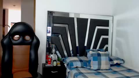 Noah Harris01 online show from February 19, 1:07 pm