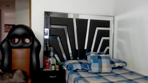 Noah Harris01 online show from February 24, 12:03 pm