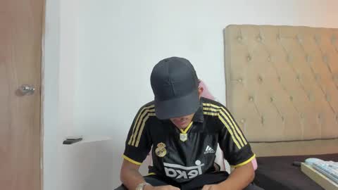 Snapshot of noah_jacksxn chatting on May 19, 8:20 am noah_jacksxn online show from May 19, 8:20 am