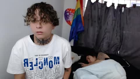 Snapshot of noah_martini chatting on January 5, 9:57 pm noah hehim online show from January 5, 9:57 pm