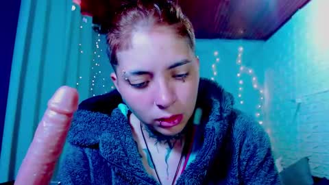 noah hehim    online show from March 28, 1:22 pm