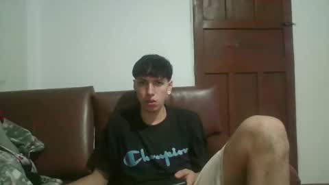 Snapshot of noah_mod chatting on May 17, 12:52 am noah_mod online show from May 17, 12:52 am