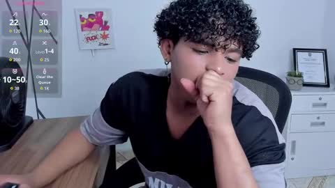 Snapshot of noah_smith04 chatting on October 11, 1:20 pm noah_smith04 online show from October 11, 1:20 pm