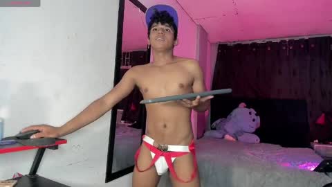 noah_smith04 online show from April 11, 7:45 am