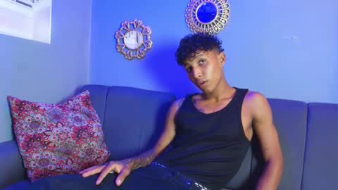 NOAH SMITH online show from March 1, 11:18 pm