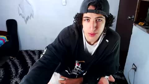 Snapshot of noah_sokolov_ chatting on June 6, 4:12 pm Kervs online show from June 6, 4:12 pm