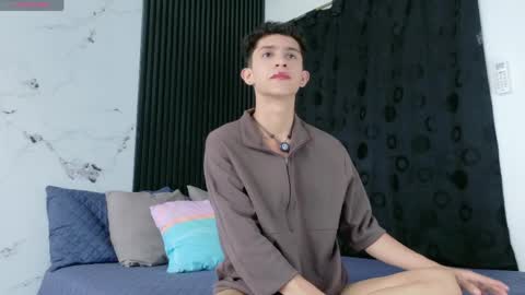 noah tyler  online show from April 9, 7:52 pm