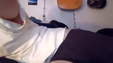 Snapshot of noah_wesley chatting on December 4, 12:14 pm Noah Wesley online show from December 4, 12:14 pm