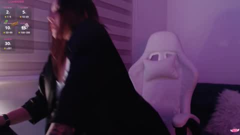 noah_white3 online show from February 19, 4:52 am