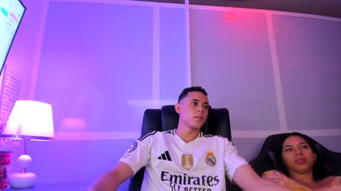 noahandrubi online show from January 30, 3:00 am