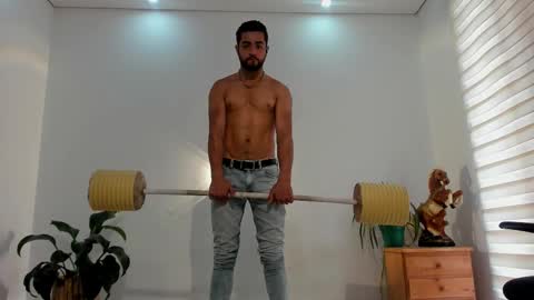 Snapshot of noahbrawn chatting on February 15, 1:20 pm LIAM- noah online show from February 15, 1:20 pm