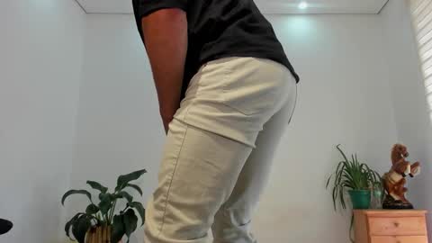 Snapshot of noahbrawn chatting on February 18, 1:18 pm LIAM- noah online show from February 18, 1:18 pm