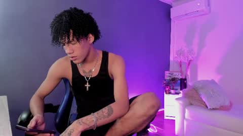 Snapshot of noahbull19 chatting on July 2, 2:55 am noahbull19 online show from July 2, 2:55 am