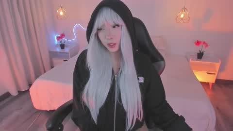 Noah  online show from November 15, 5:49 am