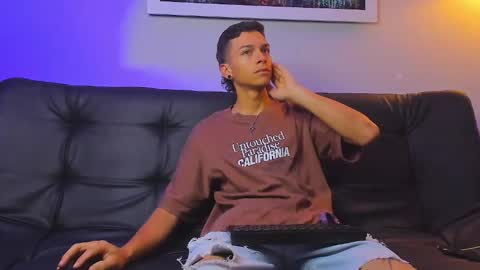 noahh_sky online show from April 28, 3:33 am