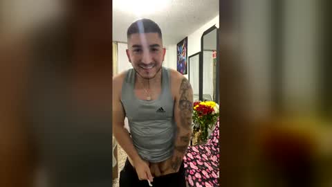 Snapshot of noahmurillo chatting on April 26, 11:13 pm noahmurillo online show from April 26, 11:13 pm