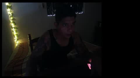 Snapshot of noahsmitt1 chatting on May 18, 7:52 pm noah online show from May 18, 7:52 pm