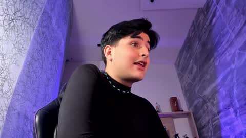 Noah Wolf online show from February 25, 5:22 pm