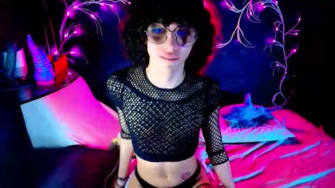 Snapshot of noahxtar chatting on September 20, 1:28 am Noah Xtar online show from September 20, 1:28 am