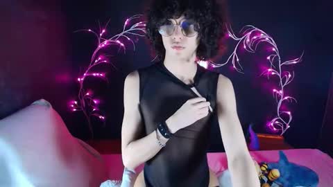 Noah Xtar online show from November 10, 2:43 am