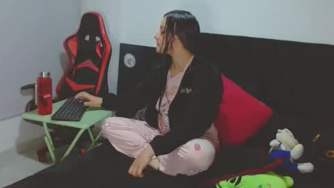 Noamartin online show from April 23, 2:57 am