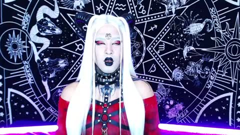 caroline online show from April 6, 10:33 pm