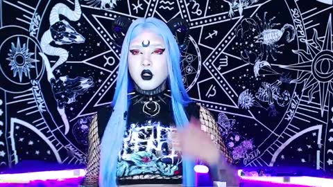 caroline online show from April 8, 10:54 pm