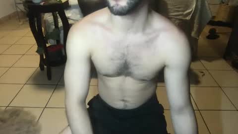 Snapshot of nobudget06 chatting on January 22, 12:59 am nobudget06 online show from January 22, 12:59 am