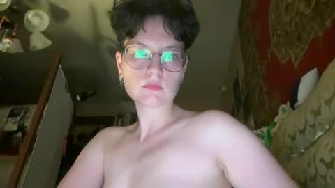 Snapshot of noctesyl chatting on August 1, 11:58 pm Nocty online show from August 1, 11:58 pm