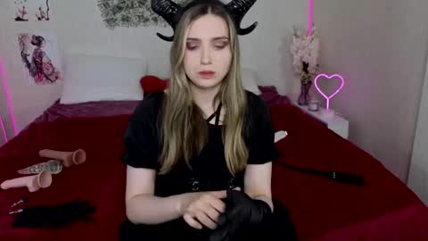 Snapshot of nocturnehuntress chatting on June 2, 10:39 am Alice online show from June 2, 10:39 am