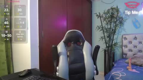 Snapshot of noelia_milfs chatting on June 22, 3:25 am noelia_milfs online show from June 22, 3:25 am