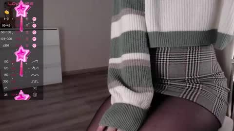 Snapshot of noelleneptune chatting on September 15, 12:27 pm noelleneptune online show from September 15, 12:27 pm