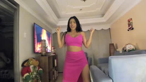  In instagram dayhannanoemi online show from January 11, 12:59 am