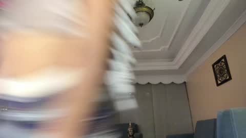  In instagram dayhannanoemi online show from January 18, 12:58 am