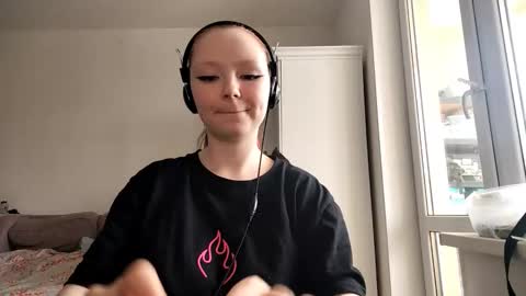 Snapshot of noemileclerc chatting on March 3, 12:00 pm Lisa online show from March 3, 12:00 pm