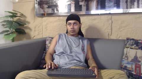 Snapshot of noha__scott chatting on March 3, 2:23 pm noha online show from March 3, 2:23 pm