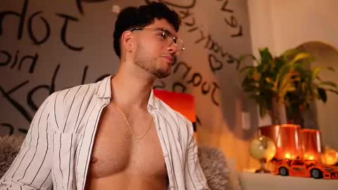 kevin online show from October 8, 11:24 pm