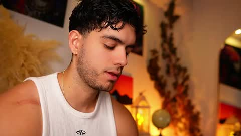 Snapshot of noha_miler chatting on April 24, 10:34 pm kevin online show from April 24, 10:34 pm