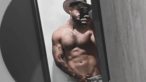 Snapshot of noha_miler chatting on May 22, 8:58 pm kevin online show from May 22, 8:58 pm